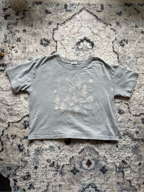 Garage blue flower t-shirt